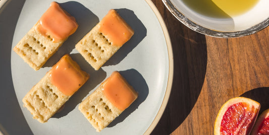 Shortbread cookies with blood orange and rosemary