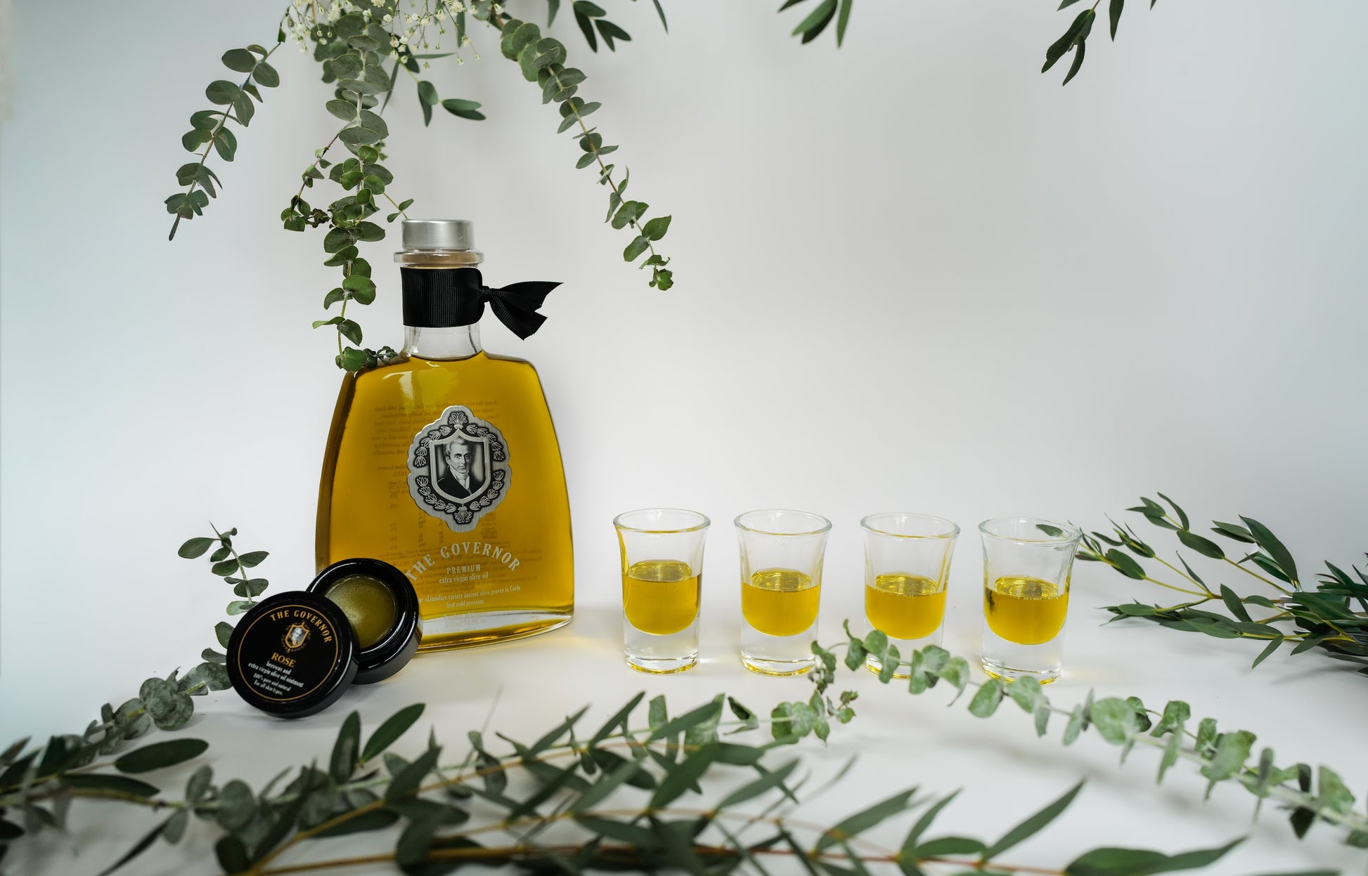 High-phenolic olive oil wellness ritual with tasting glass